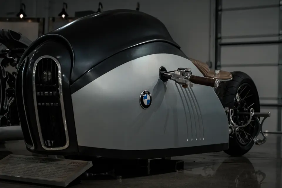 BMW Art-Deco streamliner concept, single key in the dark hall